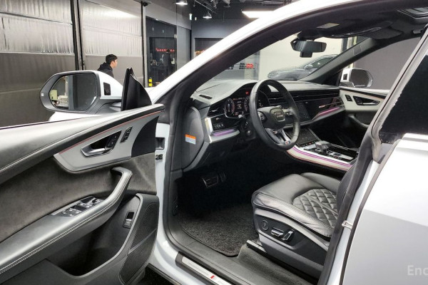2020 Audi Q8 с пробегом 66 517 км