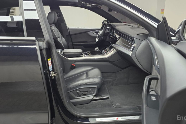 2020 Audi Q8 с пробегом 79 144 км