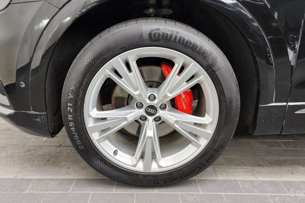 2022 Audi Q8 с пробегом 67 318 км