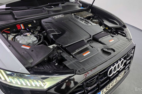 2021 Audi Q8 с пробегом 97 078 км
