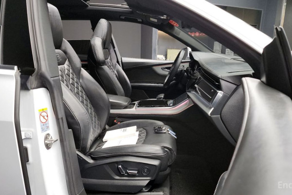 2020 Audi Q8 с пробегом 66 517 км