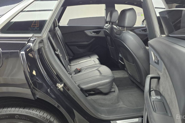 2020 Audi Q8 с пробегом 79 144 км