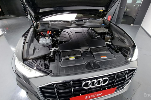 2021 Audi Q8 с пробегом 44 805 км