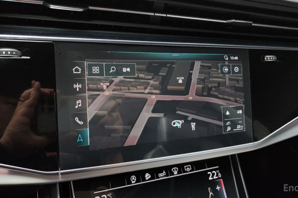 2020 Audi Q8 с пробегом 66 517 км