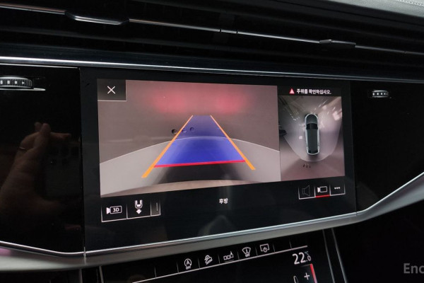 2020 Audi Q8 с пробегом 66 517 км