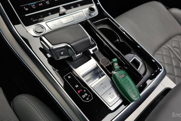 2022 Audi Q8 с пробегом 74 860 км