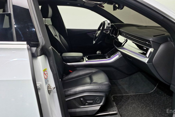 2021 Audi Q8 с пробегом 97 078 км