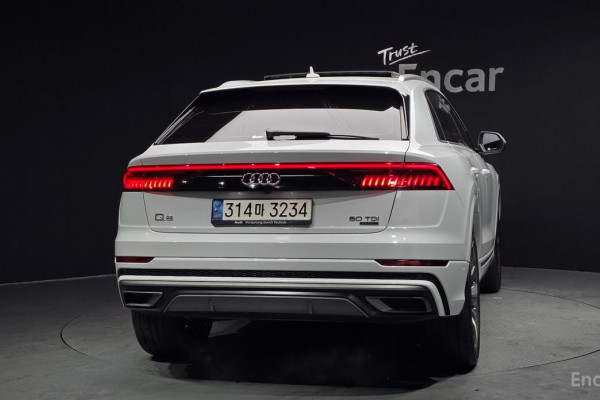 2022 Audi Q8 с пробегом 69 698 км