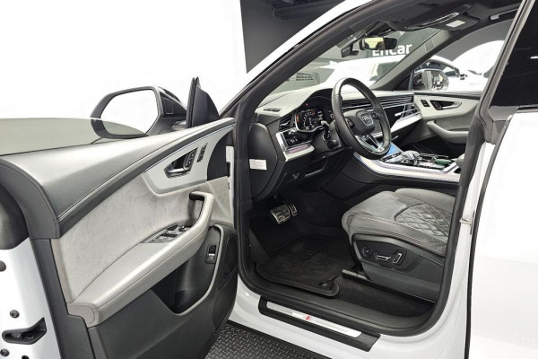 2022 Audi Q8 с пробегом 74 860 км