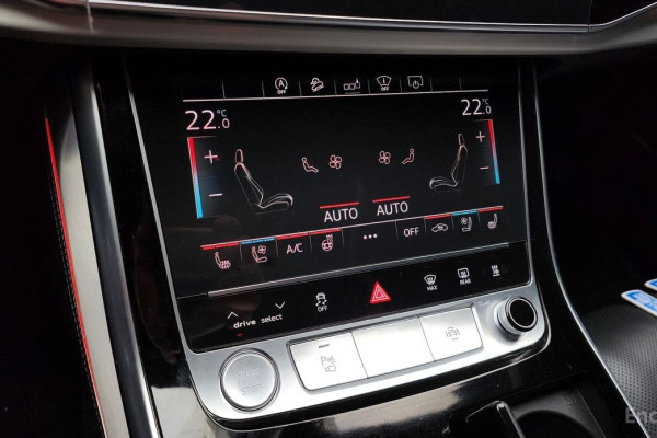 2020 Audi Q8 с пробегом 66 517 км