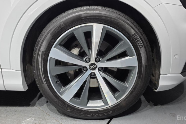 2022 Audi Q8 с пробегом 69 698 км