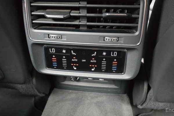 2020 Audi Q8 с пробегом 79 144 км