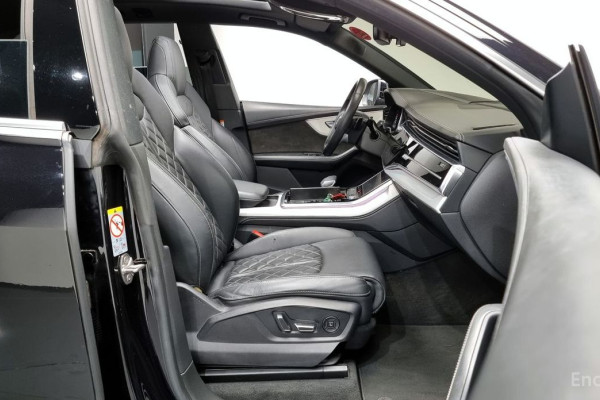 2021 Audi Q8 с пробегом 44 805 км