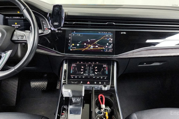 2022 Audi Q8 с пробегом 67 318 км