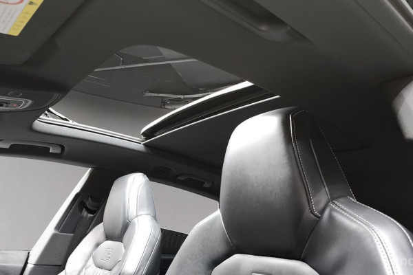 2020 Audi Q8 с пробегом 66 517 км