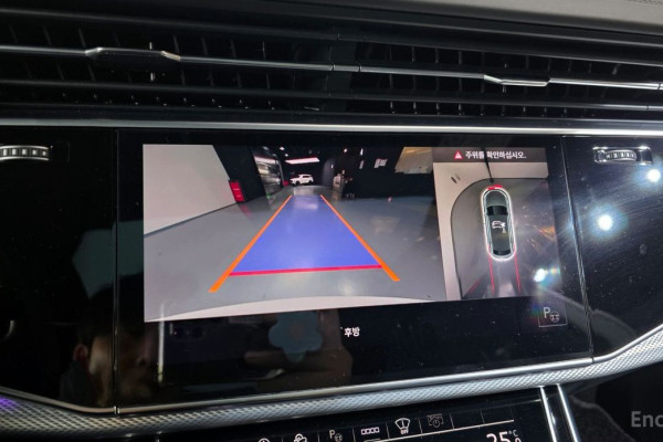 2021 Audi Q8 с пробегом 97 078 км