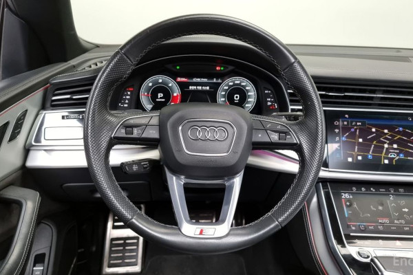 2021 Audi Q8 с пробегом 44 805 км