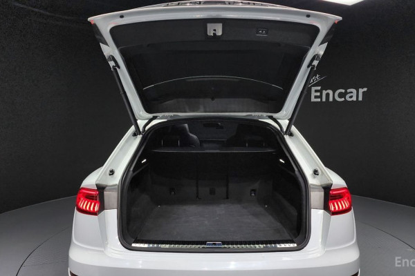 2020 Audi Q8 с пробегом 66 517 км