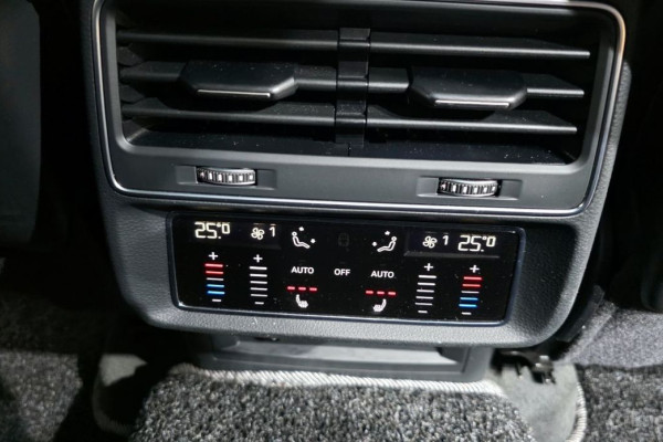 2021 Audi Q8 с пробегом 97 078 км