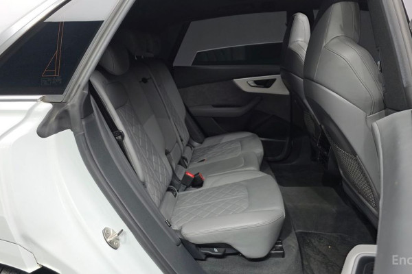 2022 Audi Q8 с пробегом 69 698 км