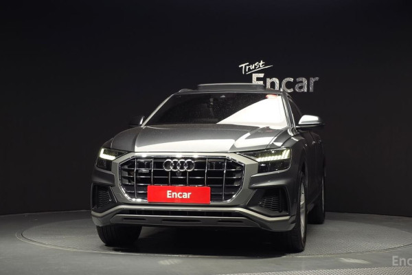 2021 Audi Q8 с пробегом 74 617 км