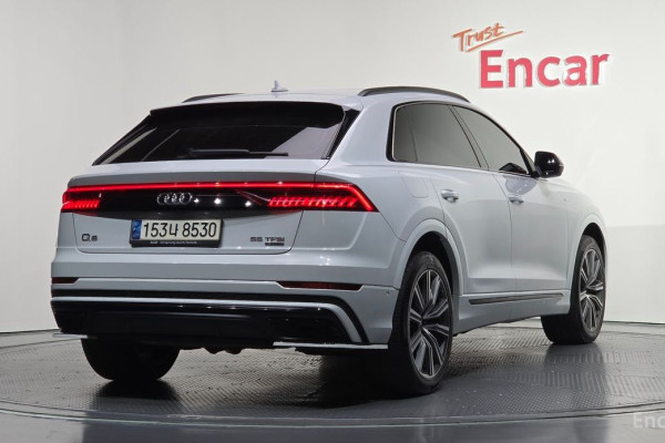 2021 Audi Q8 с пробегом 118 822 км