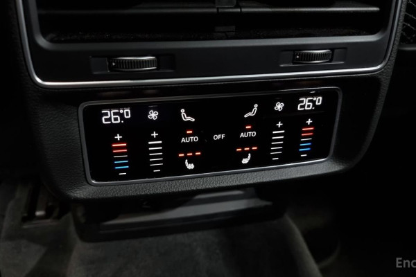 2021 Audi Q8 с пробегом 44 805 км