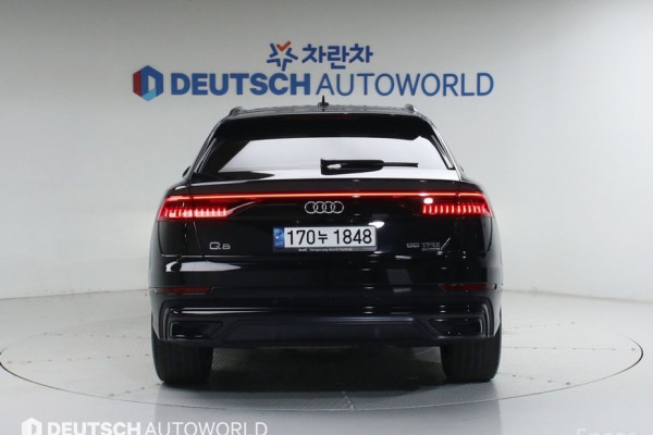 2022 Audi Q8 с пробегом 45 469 км