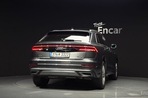 2021 Audi Q8 с пробегом 74 617 км