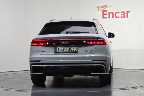 2021 Audi Q8 с пробегом 118 822 км