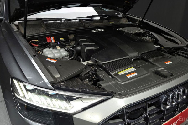 2021 Audi Q8 с пробегом 74 617 км