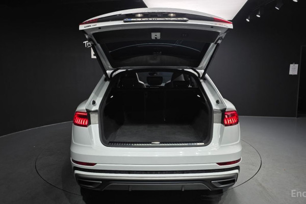 2022 Audi Q8 с пробегом 69 698 км