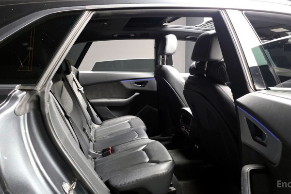 2021 Audi Q8 с пробегом 74 617 км