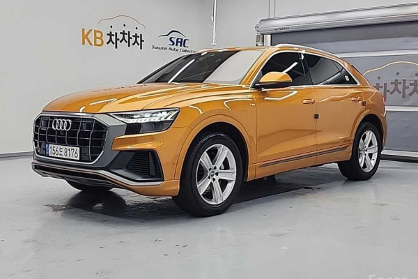 2021 Audi Q8 с пробегом 121 445 км