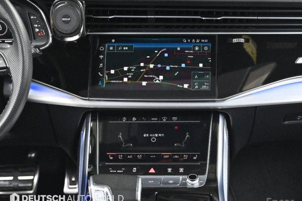 2022 Audi Q8 с пробегом 45 469 км