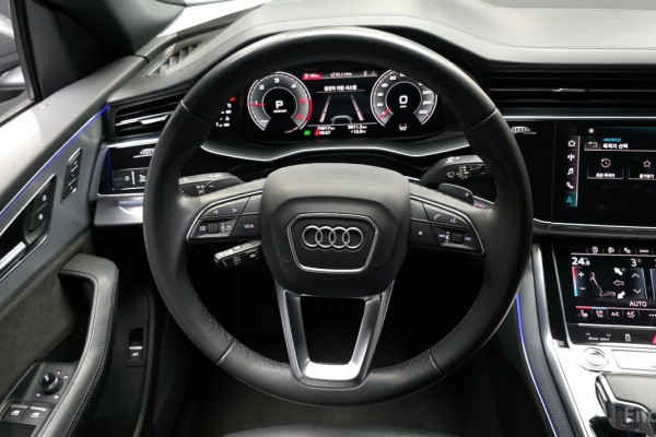 2021 Audi Q8 с пробегом 74 617 км