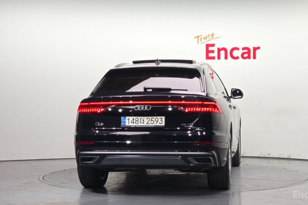 2021 Audi Q8 с пробегом 132 951 км