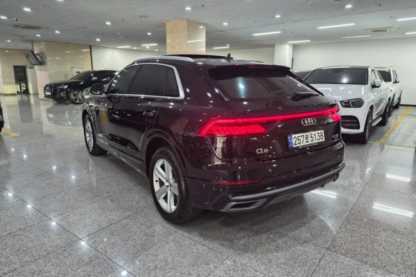 2021 Audi Q8 с пробегом 105 189 км