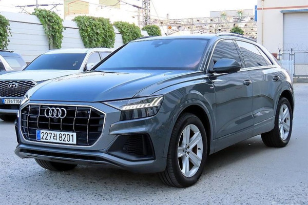 2021 Audi Q8 с пробегом 89 369 км