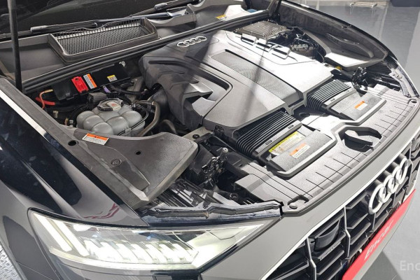 2020 Audi Q8 с пробегом 68 578 км