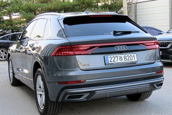 2021 Audi Q8 с пробегом 89 369 км