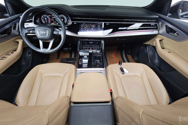 2020 Audi Q8 с пробегом 68 578 км