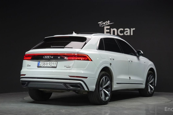 2022 Audi Q8 с пробегом 149 460 км