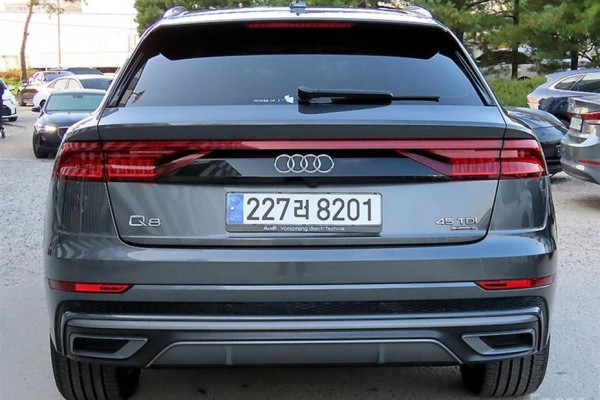 2021 Audi Q8 с пробегом 89 369 км