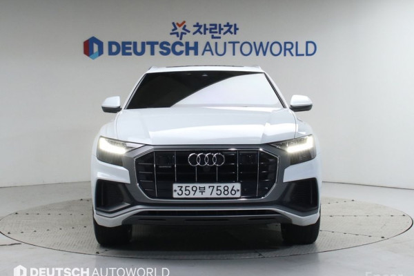 2020 Audi Q8 с пробегом 74 131 км