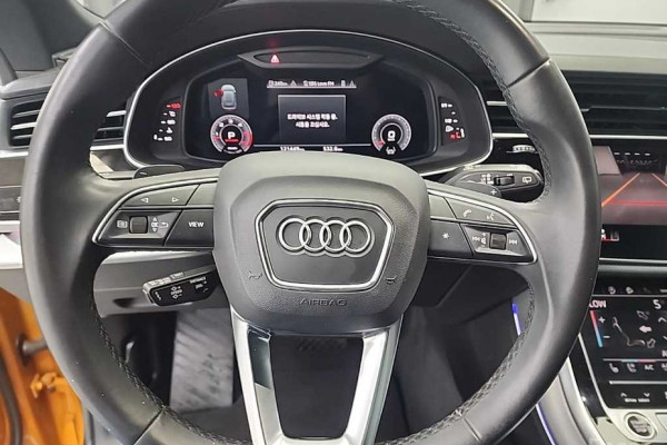 2021 Audi Q8 с пробегом 121 445 км