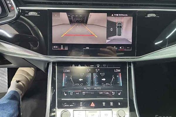 2021 Audi Q8 с пробегом 121 445 км