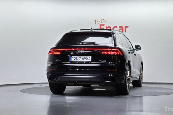 2023 Audi Q8 с пробегом 41 229 км