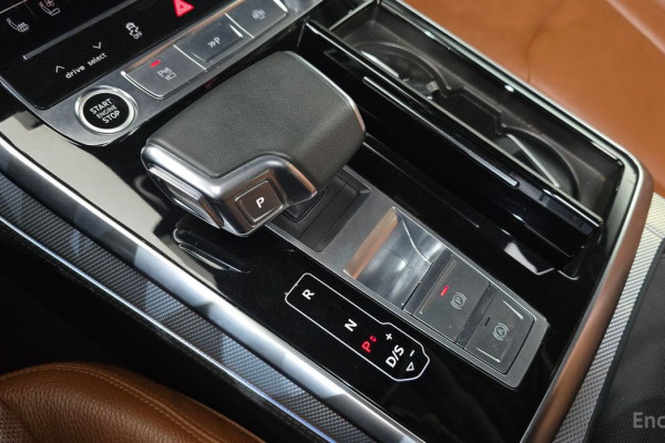 2021 Audi Q8 с пробегом 132 951 км