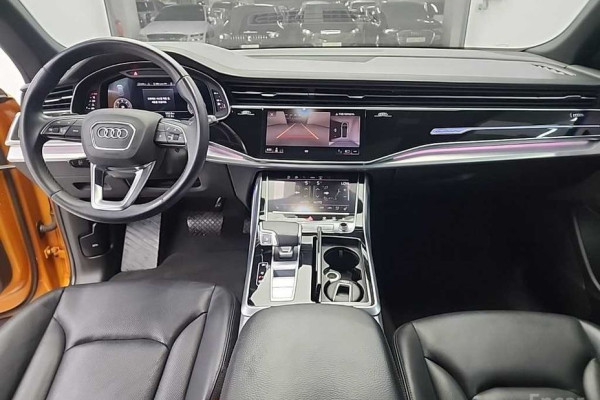 2021 Audi Q8 с пробегом 121 445 км